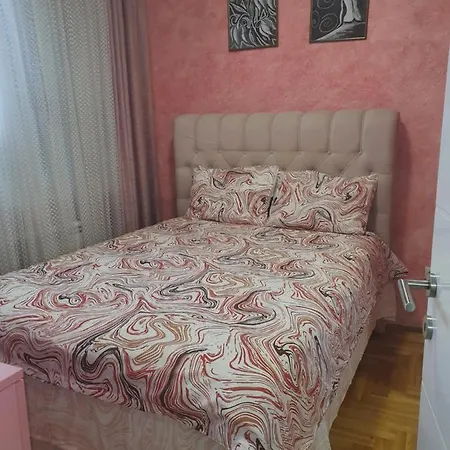 Kristina, Istocno Sarajevo,vojvode Radomira Putnika 49f *