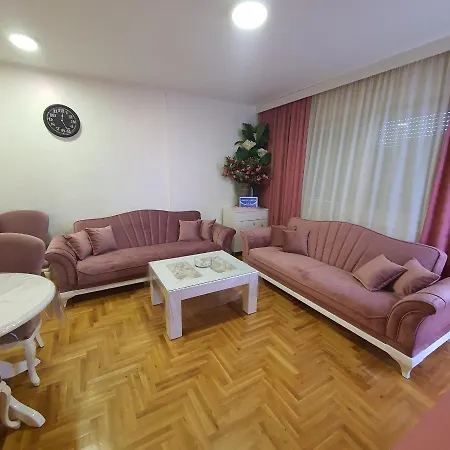 Kristina, Istocno Sarajevo,vojvode Radomira Putnika 49f * Lukavica