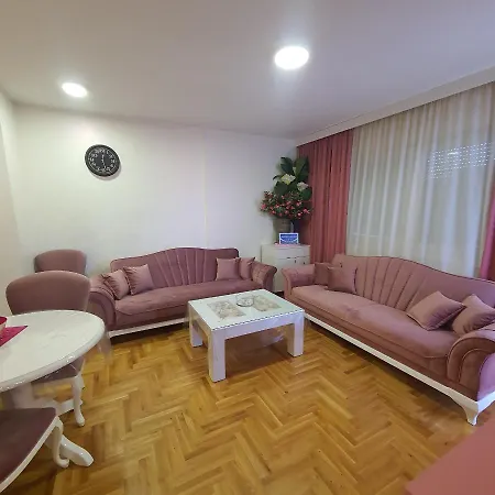 Kristina, Istocno Sarajevo,vojvode Radomira Putnika 49f