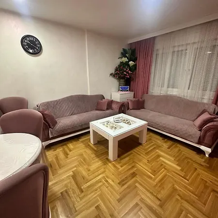 Kristina, Istocno Sarajevo,vojvode Radomira Putnika 49f Lukavica